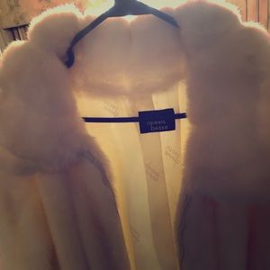 Authentic pure white coat!!!! Cheap price